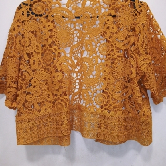 Top size M mustard color beautiful top m - Picture 1 of 5